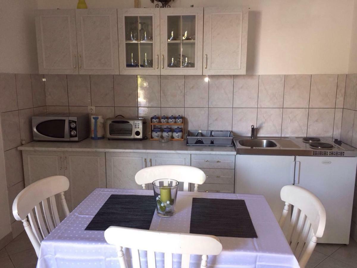 Apartment Antonija Povile Esterno foto